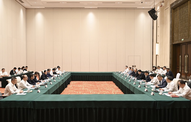 國(guo)傢(jia)電(dian)網與遼寧(ning)省委(wei)省政府舉行會談